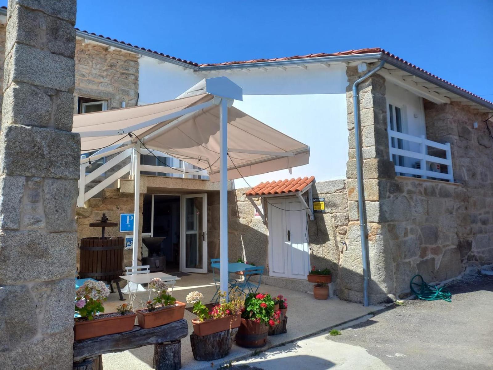 Pension O Corazon Da Ribeira Sacra La Teijeira ภายนอก รูปภาพ